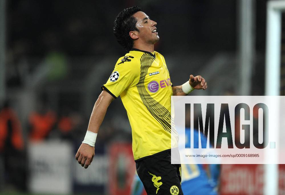Fussball, Saison 2011-2012, UEFA Champions League, Vorrunde, 6. Spieltag, Borussia Dortmund - Olympique Marseille 2-3 Lucas Barrios (Borussia Dortmund)