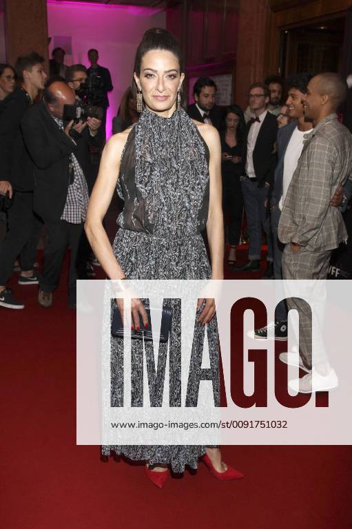 Linda Zervakis beim Studio Hamburg Nachwuchspreis 2019 im Thalia Theater. Hamburg