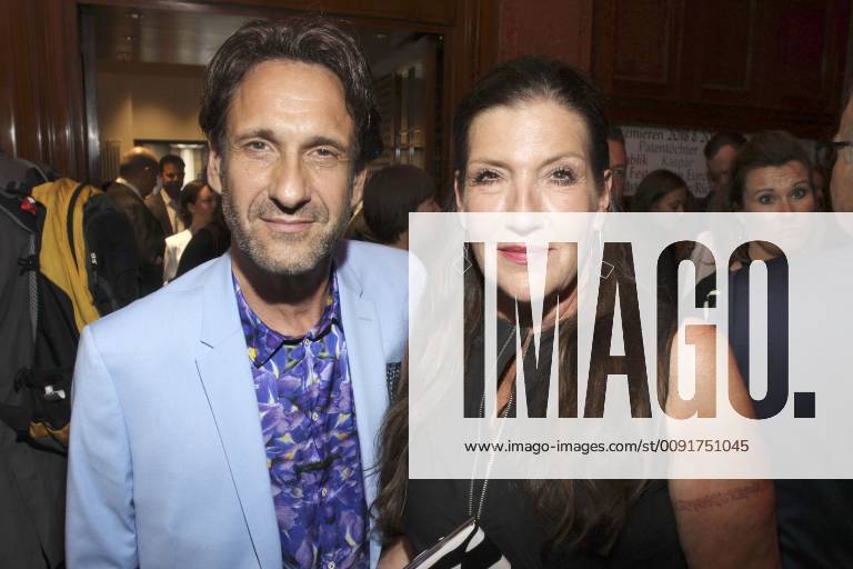 Falk-Willy Wild und Katy Karrenbauer beim Studio Hamburg Nachwuchspreis 2019 im Thalia Theater. Hamburg