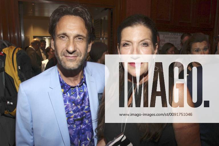 Falk-Willy Wild und Katy Karrenbauer beim Studio Hamburg Nachwuchspreis 2019 im Thalia Theater. Hamburg