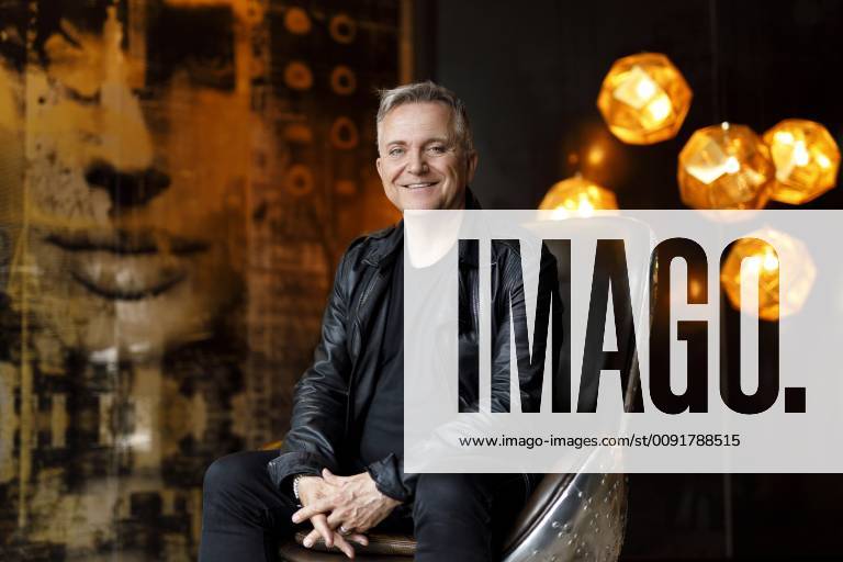 Jörg Knör bei einem exklusiven Fotoshooting anlässlich seines Programms Die Jahrhundert-Show im Savoy Hotel. Köln