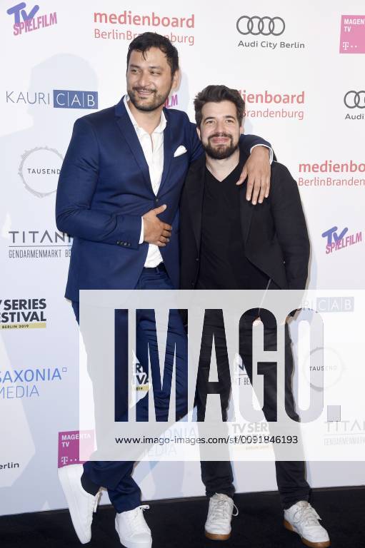 Mark Olan Dreesen und Adolfo Kolmerer bei der Verleihung des Berlin Series Award 2019 im Titanic Hotel Gendarmenmarkt. Berlin