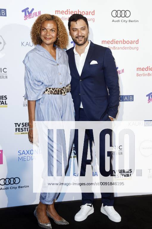 Nataly Kudiabor und Mark Olan Dreesen bei der Verleihung des Berlin Series Award 2019 im Titanic Hotel Gendarmenmarkt. Berlin