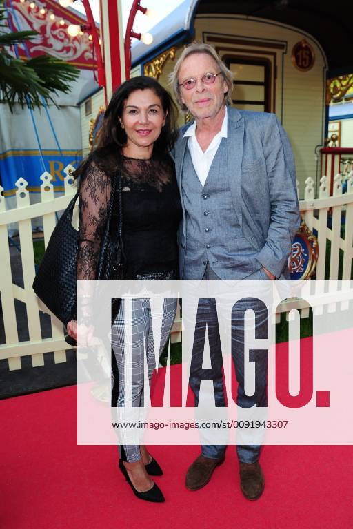 Volker Lechtenbrink mit Ehefrau Gül Ural-Aytekin. Premiere Circus Roncalli Theater auf der Moorweide in Hamburg. Hamburg, 07.06.2019 Bitte Bildunterschrift : IMAGO Michael Wigglesworth