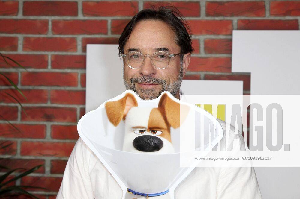 Jan Josef Liefers beim Pets Day mit der Premiere des Kinofilms Pets 2 The Secret Life of Pets 2 im Mathäser Filmpalast. München