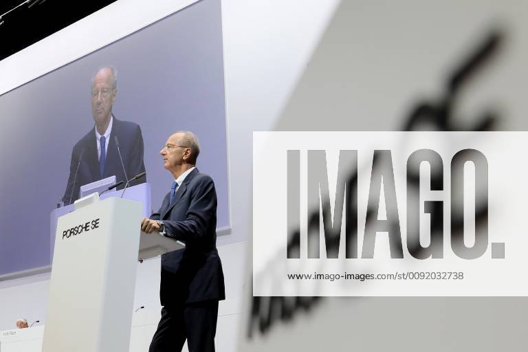 Stuttgart, DEU Hauptversammlung der Porsche Automobil Holding SE in der Porsche Arena in Stuttgart Hans Dieter Poetsch, Vorsitzender des Vorstandes der Porsche Automobil Holding SE