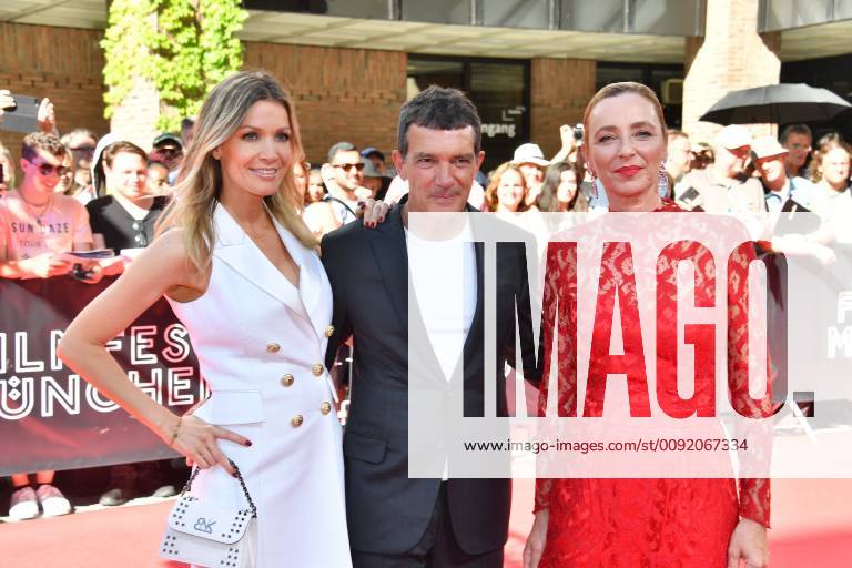 Antonio Banderas mit Freundin und Diana Iljine (Leitung Filmfest München) Cinemerit Gala Cinemerit Award 2019 Ehrung, Preis, Auszeichnung Festivalzentrum Gaststeig München 28. Juni 2019
