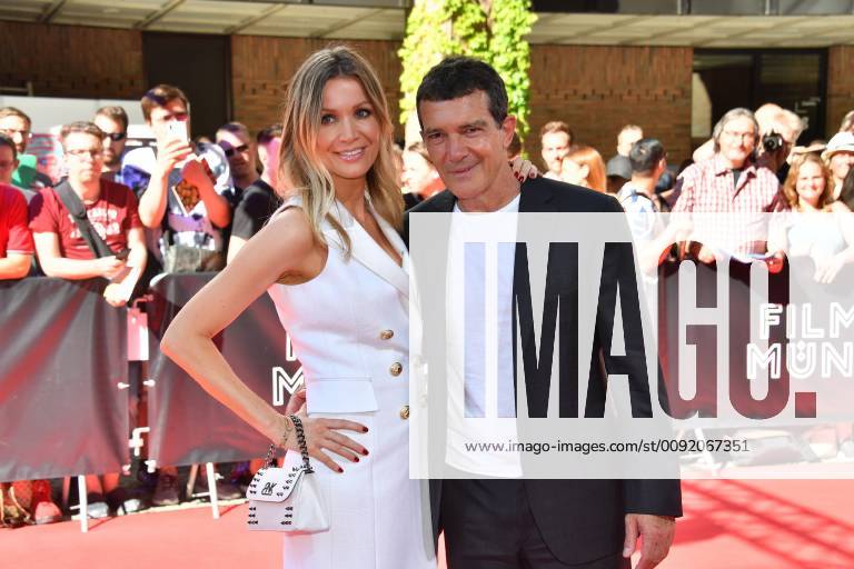 Antonio Banderas mit Freundin Cinemerit Gala Cinemerit Award 2019 Ehrung, Preis, Auszeichnung Festivalzentrum Gaststeig München 28. Juni 2019