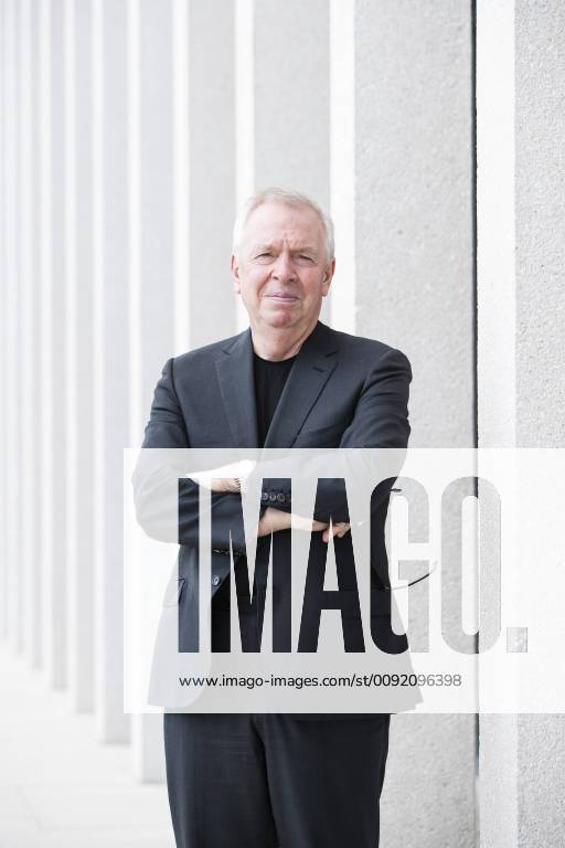 Architekt David Chipperfield in der James Simon Galerie waehrend einer Pressevorschau am 1. Juli 2019. Pressevorschau James Simon Galerie in Berlin
