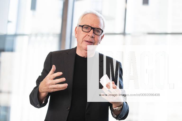Architekt David Chipperfield in der James Simon Galerie waehrend einer Pressevorschau am 1. Juli 2019. Pressevorschau James Simon Galerie in Berlin