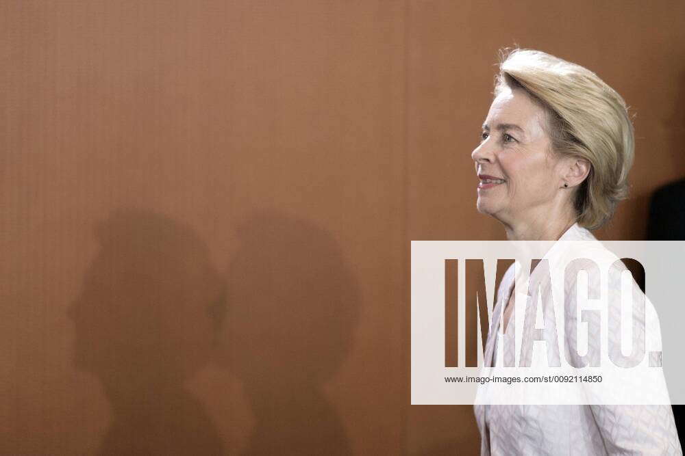Ursula von der Leyen, Kabinett DEU, Deutschland, Germany, Berlin, 03.07.2019 Ursula von der Leyen, Bundesverteidigungsministerin, CDU, vor der Kabinettssitzung im Berliner Kanzleramt. Ursula von der Leyen, German Defence minister, CDU, during a cabinet meeting at the chancellor office in Berlin, Germany. Leyen was named to replace Jean-ClaudeJuncker at the head and president of the EU European Commission