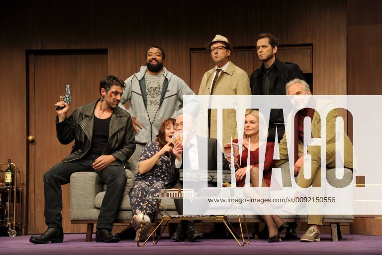 Harun Yildirim, Tino Führer, Simone Pfennig, Peter Nottmeier, Gerd Lukas Storzer, Saskia Valencia, Tommaso Cacciapuoti und Ralf Komorr Fotoprobe zum Theaterstück Funny Money in der Komödie Winterhuder Fährhaus in Hamburg. Hamburg 03.07.2019 Bitte Bildunterschrift : IMAGO Michael Wigglesworth