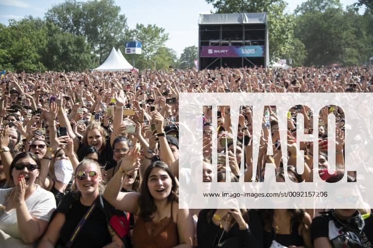Wireless Festival in Frankfurt am Main Rapper Summer Cem steht am 06.07.2019 auf der SEATsounds DRIP STAGE beim Wireless Festival in Frankfurt am Main. Rund 70.000 Besucher waren an den zwei Tagen des ausverkauften Festivals im Alten Rebstockpark in Frankfurt am Main zu Gast.