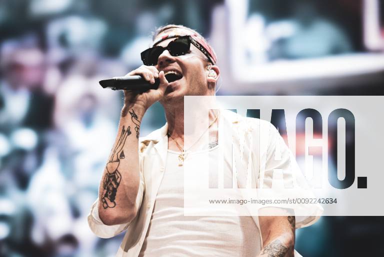 Italy: Macklemore 2019 The American rapper and songwriter Macklemore, real name Benjamin Hammond Haggerty, performing live on stage for his Italian tour in Barolo, at the Collisioni Festival 2019. FOR - Alessandro Bosio Barolo Cuneo Italy Collisioni Festival AlessandroxBosio