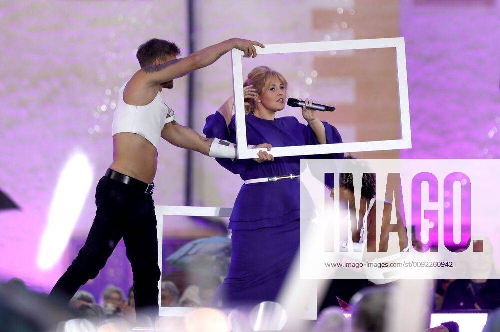 Maite Kelly bei der Aufzeichnung der MDR TV-Show Die Schlager des Sommers im Innenhof des Wasserschlosses Klaffenbach. Chemnitz
