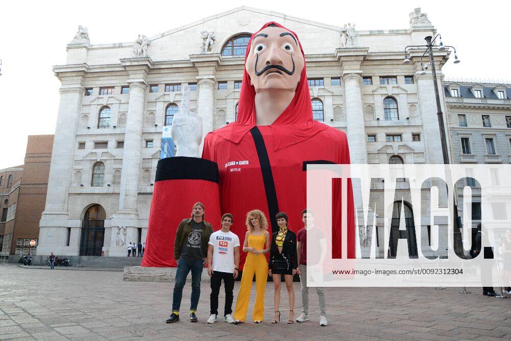 Milan, The paper house business square is transformed for the premiere of the third season of the Netflix series - Luka PeroÅ¡, Miguel Herran, Jaime Lorente, Ãörsula Corbero, Esther Acebo