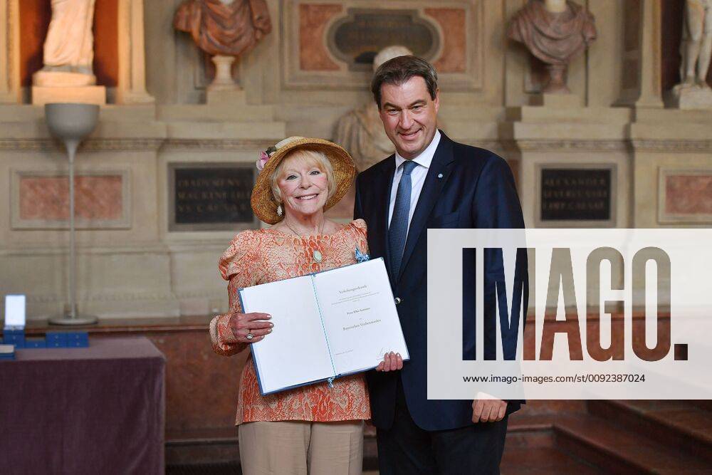 Entertainment Themen der Woche KW30 Elke SOMMER (Schauspielerin). Markus SOEDER (Ministerpraesident Bayern und CSU Vorsitzender). Verleihung Bayerischer Verdienstorden im Antiquarium der Muenchner Residenz am 22.07.2019,