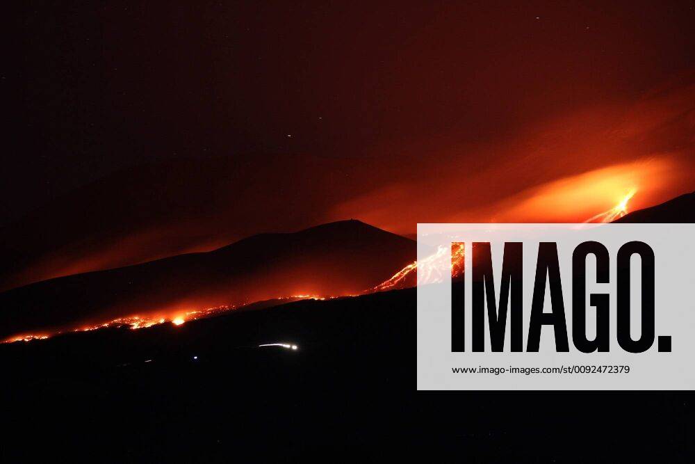 Nicolosi (Catania) Etna erupts a new fracture on the ETNA with a relative flow going towards the philosopher s tower (Angela Platania Fotogramma, - 2019-07-28) p.s. la foto e utilizzabile nel rispetto del contesto in cui e stata scattata, e senza intento diffamatorio del decoro delle persone rappresentate