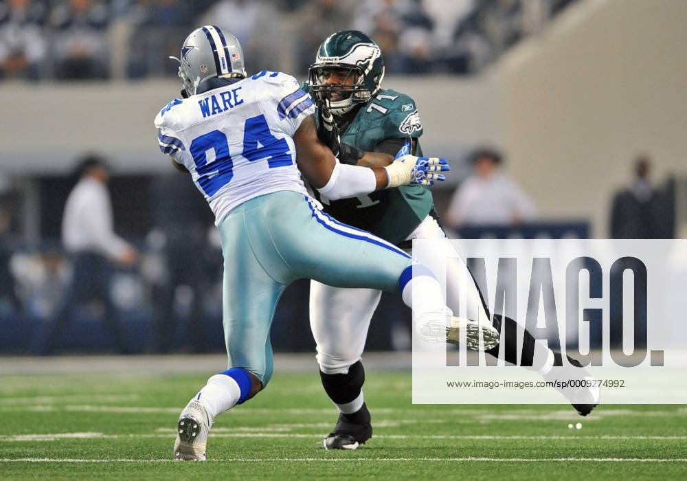 Dec 24th, 2011 .Philadelphia Eagles tackle Jason Peters (71) battles against Dallas Cowboys outside linebacker DeMarcus Ware (94) during the game between the Philadelphia Eagles and the Dallas Cowboys at Cowboy Stadium in Arlington, TX.. .Manny Flores CSM NFL American Football Herren USA 2011: Eagles vs Cowboys DEC 24 - ZUMAcf3