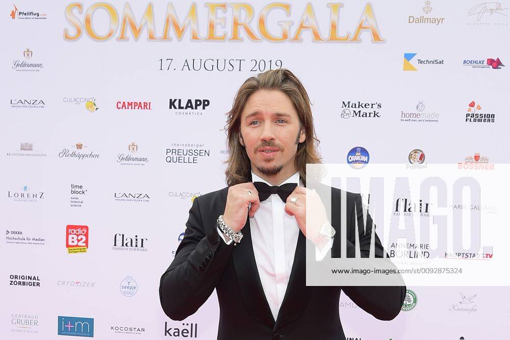 Presseball Berlin-Sommergala 2019 Gil Ofarim, Saenger bei der 1.Presseball Berlin, Sommergala 2019 in der Grossen Orangerie am Schloss Charlottenburg in Berlin am 17.08.2019