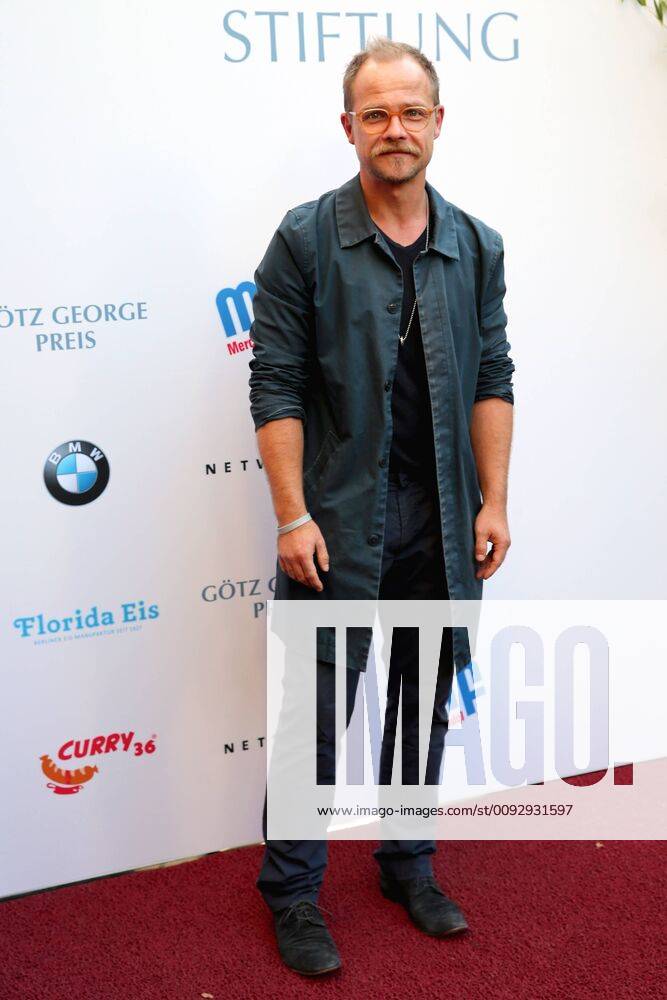 Vergabe GOETZ GEORGE PREIS 2019 Matthias Koeberlin am Roten Teppich zur Verleihung vom GOETZ GEORGE PREIS am 19. August 2018 in der Astor Film Lounge. Der dotierte Preis soll an dieses Lebenswerk von Goetz George erinnern. Berlin Charlottenburg Berlin Deutschland
