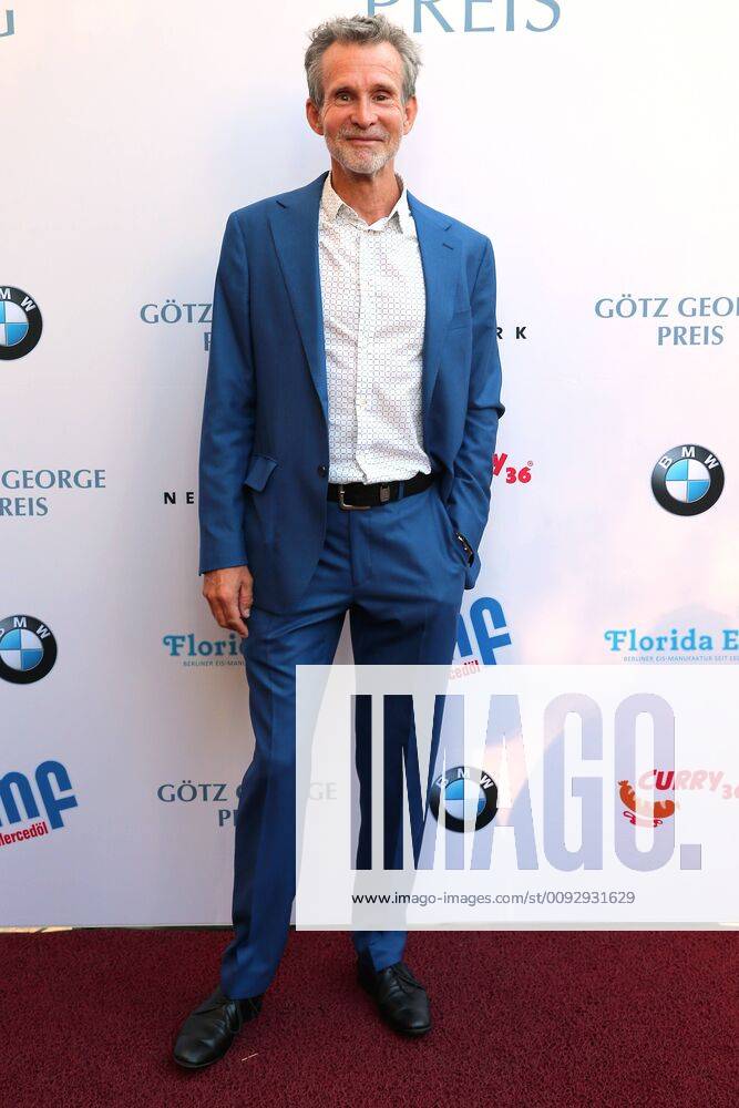 Vergabe GOETZ GEORGE PREIS 2019 Ulrich Matthes am Roten Teppich zur Verleihung vom GOETZ GEORGE PREIS am 19. August 2018 in der Astor Film Lounge. Der dotierte Preis soll an dieses Lebenswerk von Goetz George erinnern. Berlin Charlottenburg Berlin Deutschland