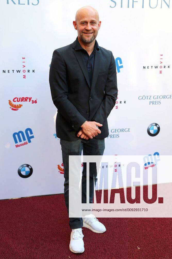 Vergabe GOETZ GEORGE PREIS 2019 Juergen Vogel am Roten Teppich zur Verleihung vom GOETZ GEORGE PREIS am 19. August 2018 in der Astor Film Lounge. Der dotierte Preis soll an dieses Lebenswerk von Goetz George erinnern. Berlin Charlottenburg Berlin Deutschland