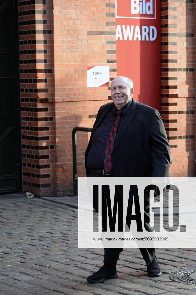 Hamburg, der 19.08.2019 Reiner Calmund auf dem Weg zur Verleihung des Sport Bild Awards 2019 in Hamburg. Die feierliche Gala fand im der Fischauktionshalle statt. Prominente Gäste beim Sportbild Award 2019 in Hamburg, Hamburg-St. Pauli Hamburg Deutschland