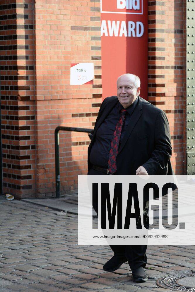Hamburg, der 19.08.2019 Reiner Calmund auf dem Weg zur Verleihung des Sport Bild Awards 2019 in Hamburg. Die feierliche Gala fand im der Fischauktionshalle statt. Prominente Gäste beim Sportbild Award 2019 in Hamburg, Hamburg-St. Pauli Hamburg Deutschland