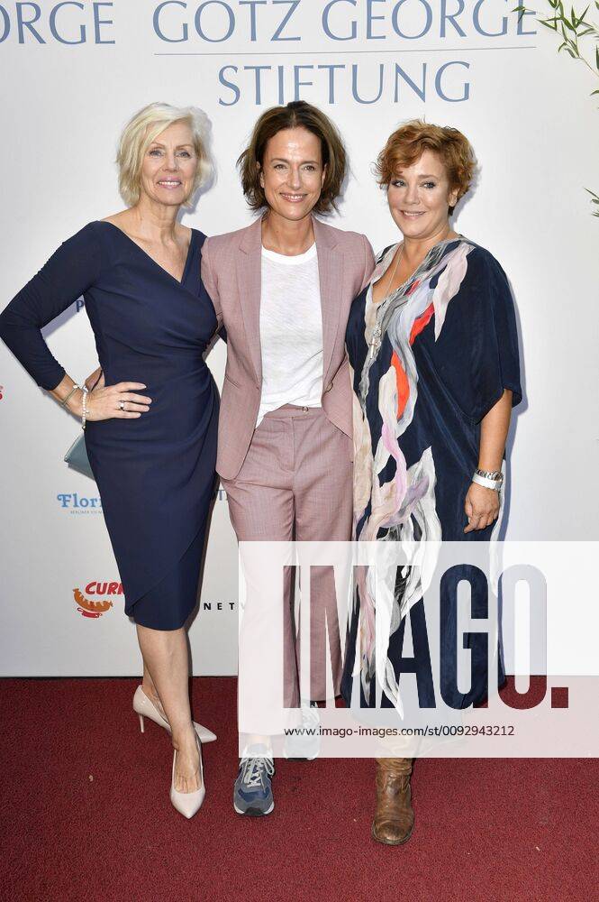 Marika Ullrich, Claudia Michelsen und Muriel Baumeister bei der Verleihung des Götz George Preises 2019 in der Astor Film Lounge. Berlin