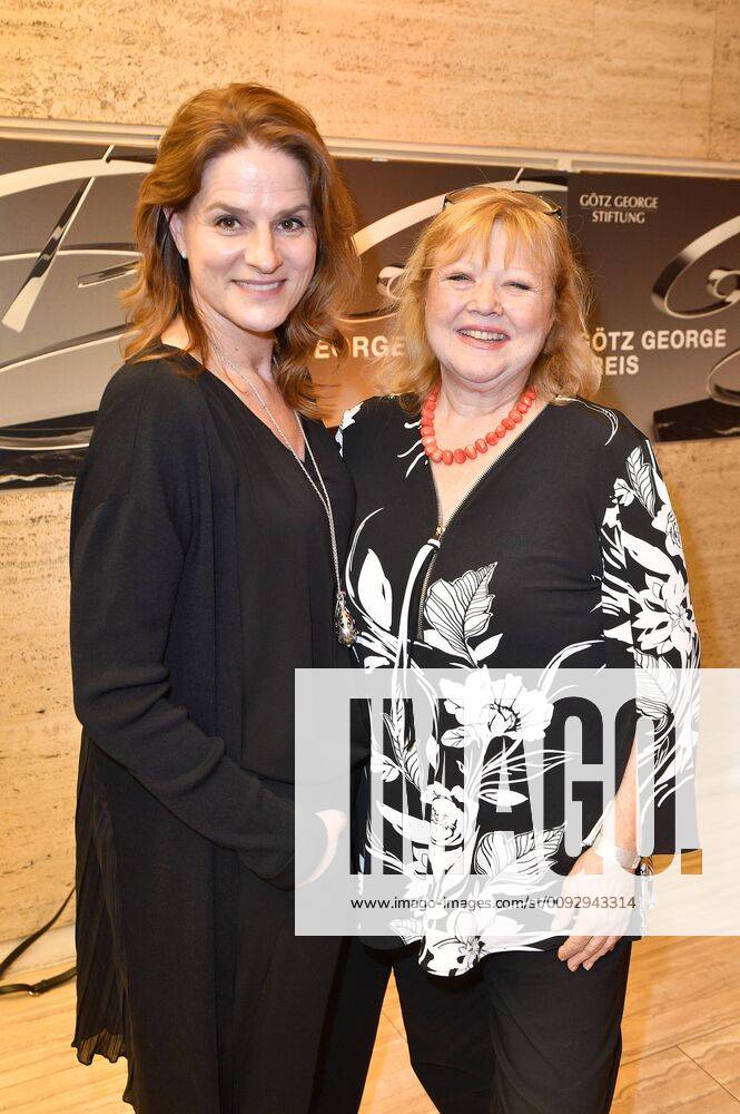 Susann Uplegger und Franziska Troegner bei der Verleihung des Götz George Preises 2019 in der Astor Film Lounge. Berlin