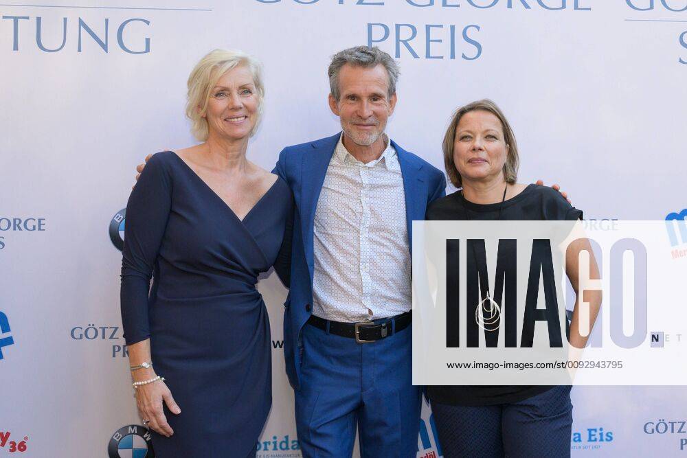 Berlin GER, Berlin, 19.08.19, Preisverleihung - Goetz George Stiftung v.l. Marika George, Ulrich Matthes, Tanja George, Goetz George Stiftung - Preisverleihnung, 19.08.19,