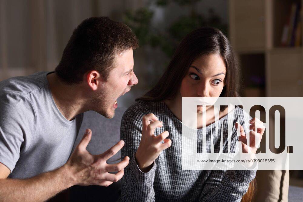 Couple arguing and shouting at home ,model released, Symbolfoto