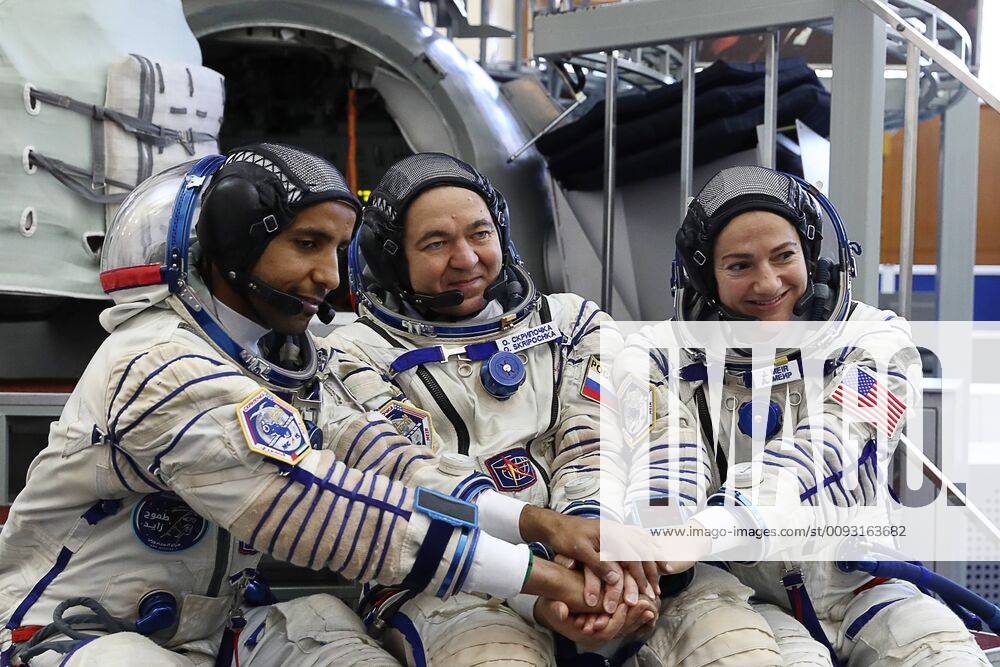 MOSCOW REGION, RUSSIA – AUGUST 30, 2019: ISS Expedition ISS-61 62 EP-19 prime crew members, the United Arab Emirates first astronaut Hazza Al Mansouri, Roscosmos cosmonaut Oleg Skripochka, and NASA astronaut Jessica Meir (L-R) in spacesuits attend a qualification training session for the upcoming mission to the International Space Station, at the Yuri Gagarin Cosmonaut Training Centre in Zvyozdny Gorodok Star City , Moscow Region. The launch of Expedition ISS-61 62 EP-19 aboard the Soyuz MS-15 spacecraft to the ISS is scheduled for September 25, 2019. Stanislav Krasilnikov TASS TS0B8923