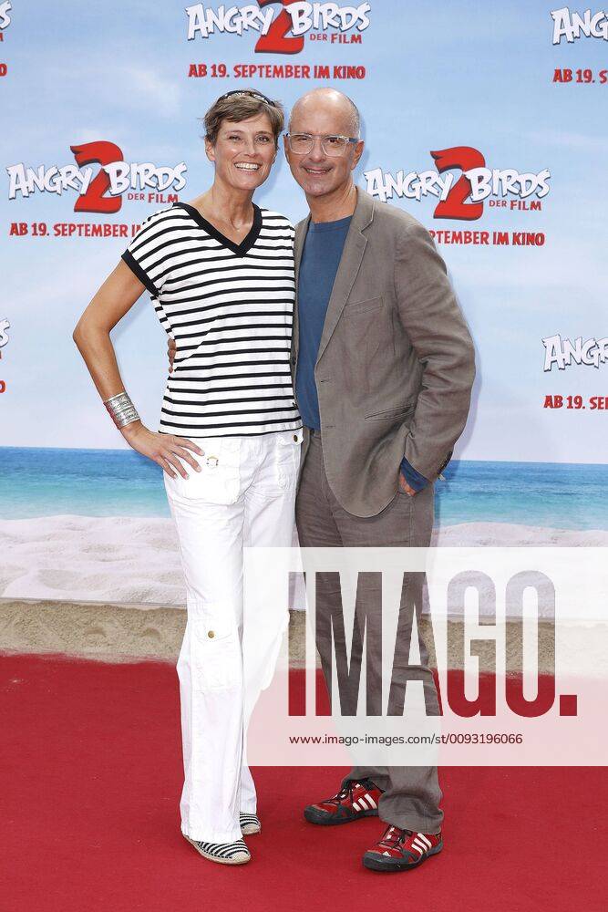 Christoph Maria Herbst und seine Ehefrau Gisi bei der Angry Birds 2- Der Film Kino Premiere am 1.09.2019 in Berlin Angry Birds 2- Der Film Filmpremiere in Berlin