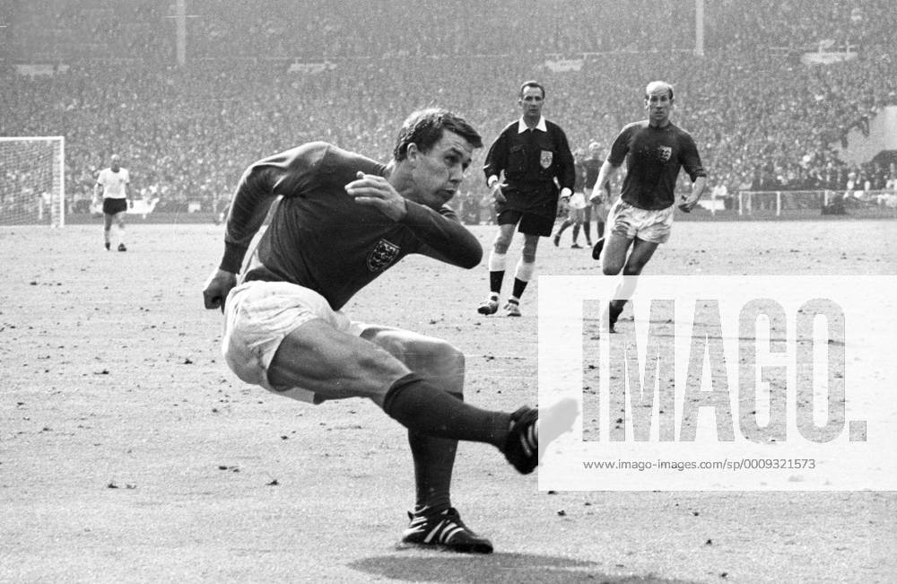 Fußball, WM 1966, Finale in Wembley, England - Deutschland 4-2 n.V. Geoff Hurst (England)