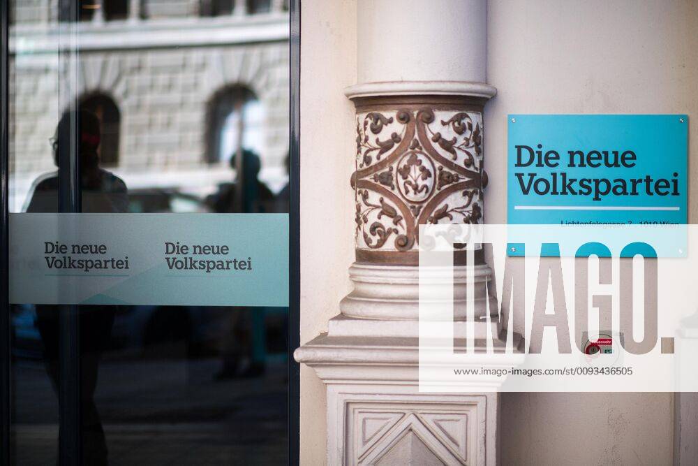 Wien 13.09.2019, Bundesparteizentrale, Wien, AUT, OeVP, Plakatpraesentation zur NR-Wahl 2019. im Bild Feature Schild Die neue Volkspartei neben Eingangstuer during placard presentation regarding to Austrian General Parliment Elections 2019 of the Austrian People s Party in Vienna, Austria on 2019 09 13.