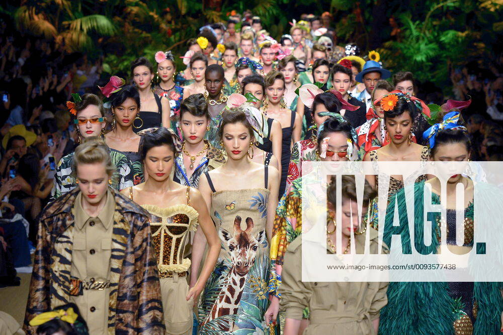 Bilder des Jahres 2019, Entertainment 09 September Entertainment Themen der Woche KW38 Women s Fashion, Dolce and Gabbana Fashion Show (Maurizio Maule Fotogramma, Milan - 2019-09-22) p.s. la foto e utilizzabile nel rispetto del contesto in cui e stata scattata, e senza intento diffamatorio del decoro delle persone rappresentate