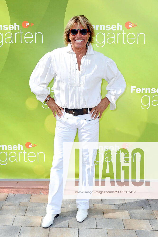 ZDF - Fernsehgarten. Sänger Hansi Hinterseer während der ZDF - Unterhaltungsshow Fernsehgarten am 22.09.2019 in Mainz. 20190922MWI3419
