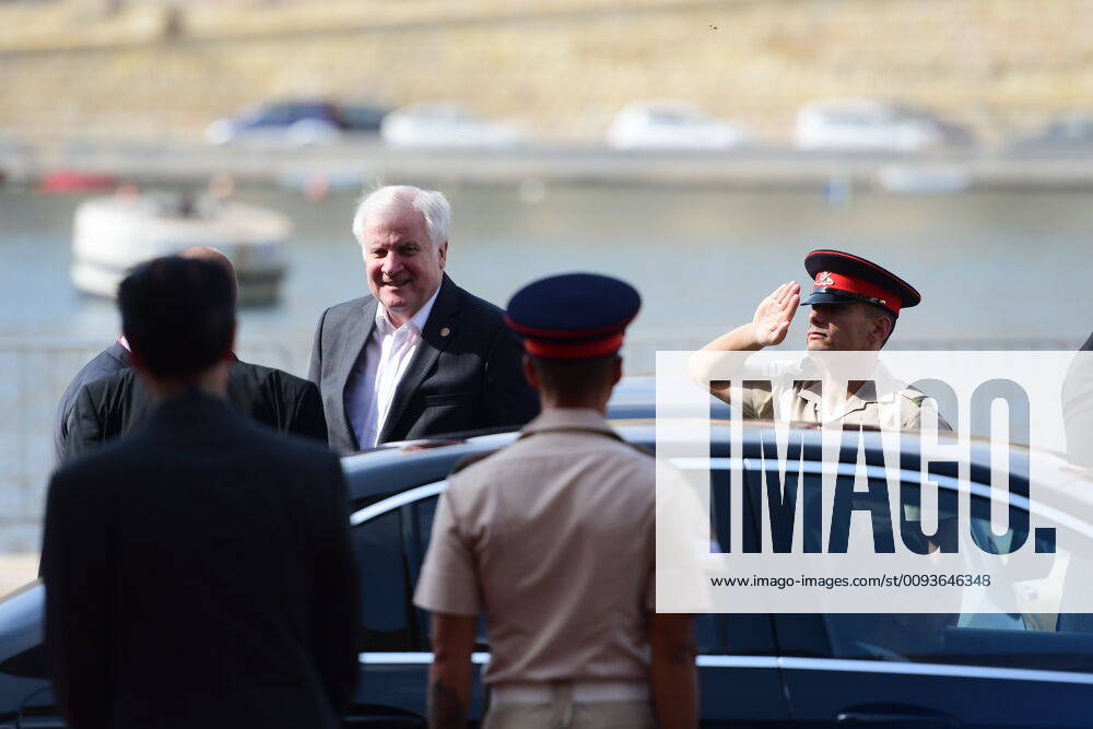 (190923) -- BIRGU (MALTA), Sept. 23, 2019 -- German Interior Minister Horst Seehofer arrives for a migration meeting in Birgu, Malta, on Sept. 23, 2019. Germany, France, Italy and Malta have agreed on how to jointly handle migrants who arrive in the Mediterranean. A migration meeting between the four EU members was held in Malta on Monday. (Photo by Xinhua) MALTA-BIRGU-EU-MIGRATION MEETING JonathanxBorg