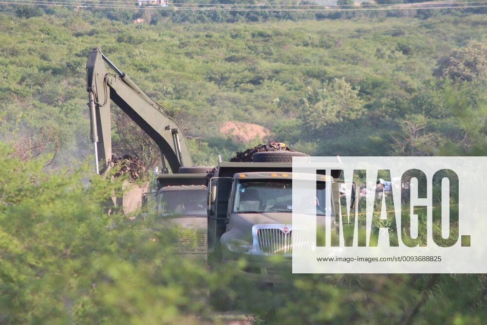 Soldiers dig at the dump located in the town of Tepecoacuilco, in the state of Guerrero, Mexico, 24 September 2019. The Mexican authorities began the search for evidence on the disappearance five years ago of the 43 students of Ayotzinapa at the Tepecoacuilco dump, which had not been sought so far, Government sources confirmed Tuesday. Mexican authorities look for the 43 Ayotzinapa students in another dump !ACHTUNG: NUR REDAKTIONELLE NUTZUNG!