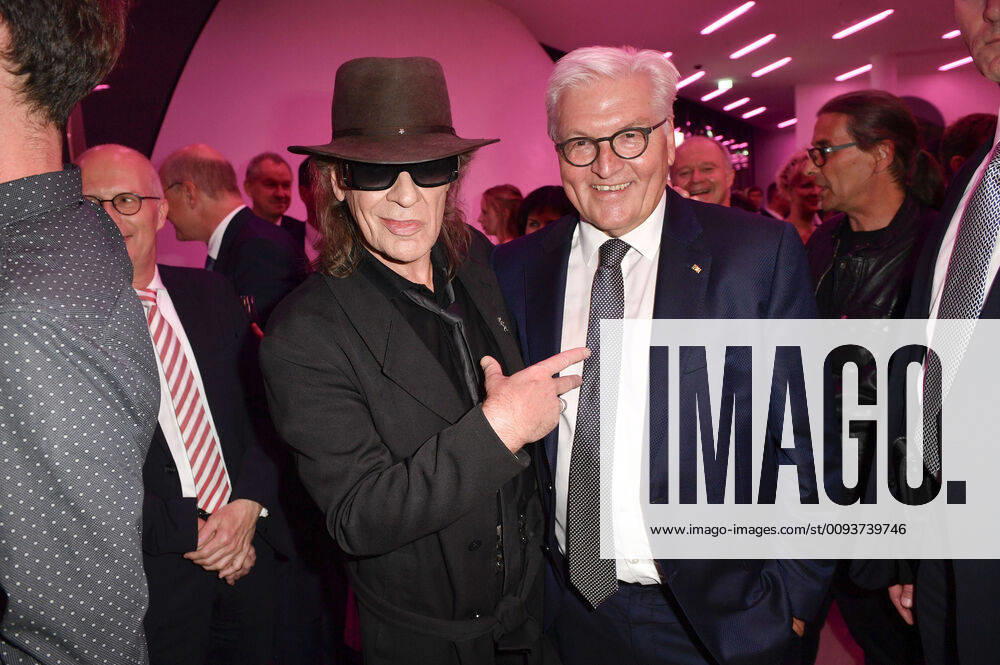 Bilder des Jahres 2019, Entertainment 09 September Entertainment Themen der Woche KW39 Udo Lindenberg und Frank-Walter Steinmeier bei der Verleihung des Deutschen Radiopreises 2019 in der Elbphilharmonie. Hamburg