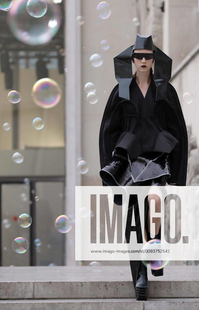 A model takes to the catwalk during Rick Owens show as part of the presentation of the Spring-Summer 2020 Ready-to-Wear collections during Paris Fashion Week in Paris on Thursday September 26, 2019. PAR20190926208 ECOxCLEMENT