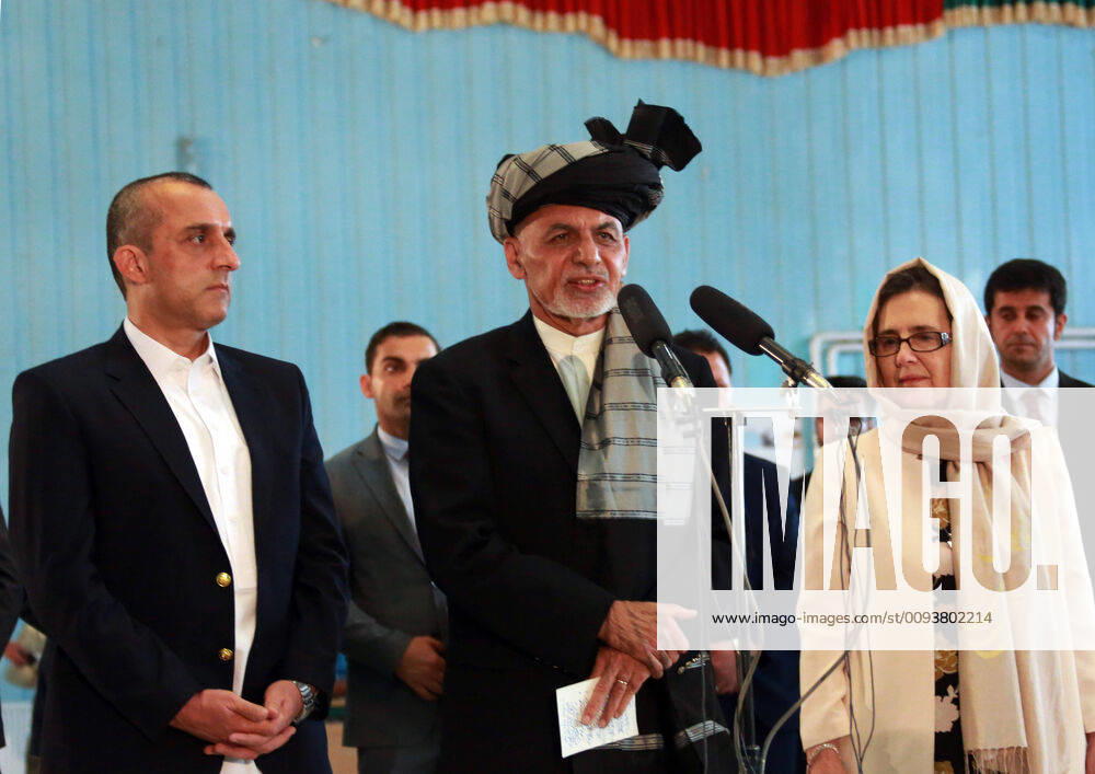 (190928) -- KABUL, Sept. 28, 2019 (Xinhua) -- Afghan President and presidential candidate Mohammad Ashraf Ghani speaks after casting ballot at a polling center during presidential election in Kabul, capital of Afghanistan, Sept. 28, 2019. Afghanistan held presidential election on Saturday. (Xinhua Rahmatullah Alizadah) AFGHANISTAN-KABUL-PRESIDENTIAL ELECTION-VOTING