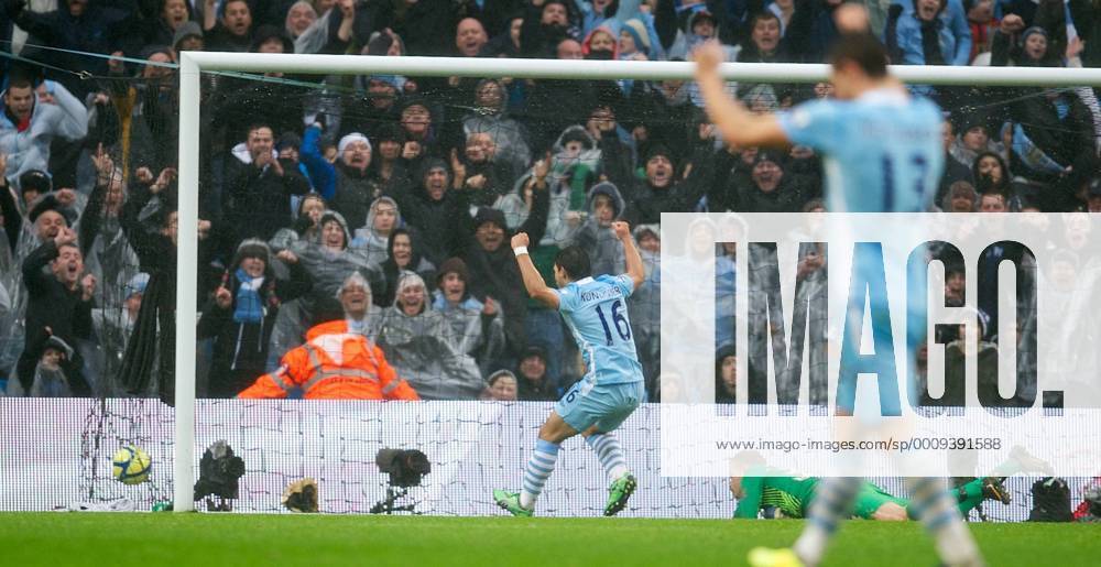 Manchester City s Sergio Kun Agüero celebrates scoring the second goal against Manchester United during the FA Cup 3rd Round match at the City of Manchester Stadium. ZWEIx xPropagandax