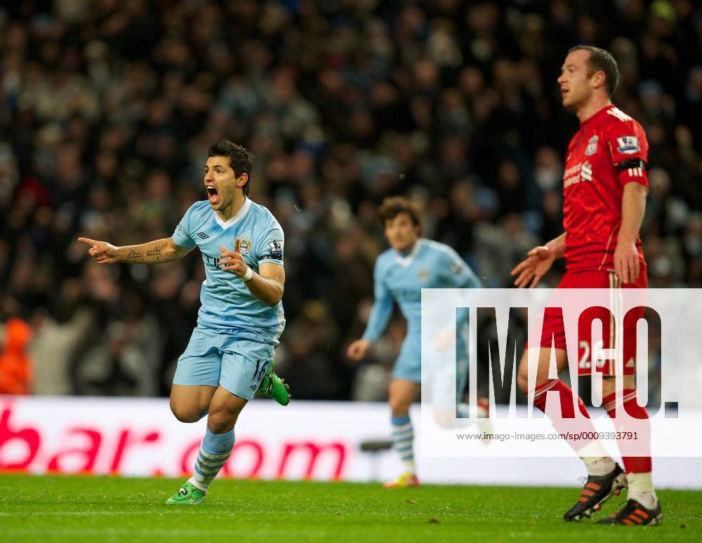 Manchester City s Sergio Kun Agüero celebrates scoring the first goal against Liverpool during the Premiership match at the City of Manchester Stadium. ZWEIx xPropagandax