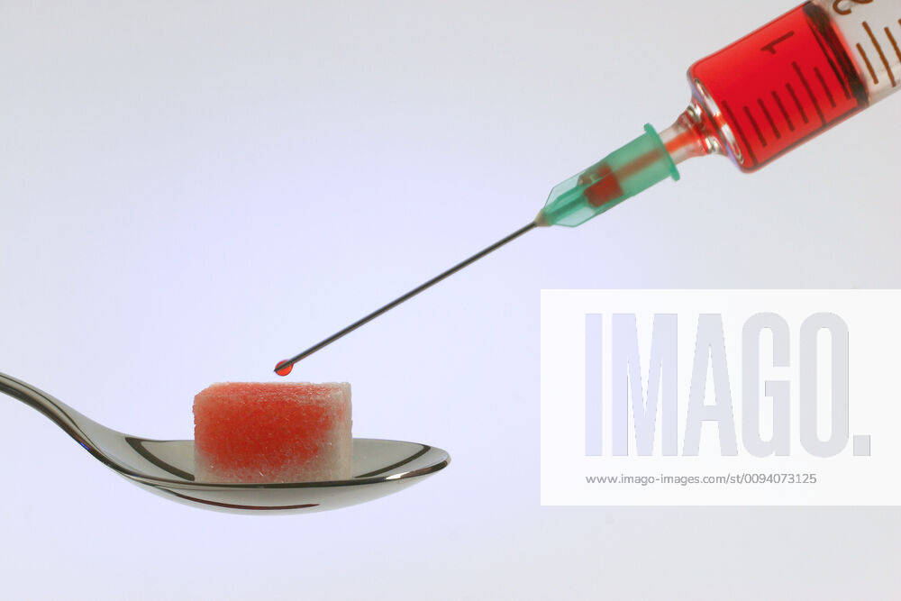 Wuerfelzucker mit einer Spritze, Dianetis, Zuckerkrank, Insulin, Blut, McPBBO