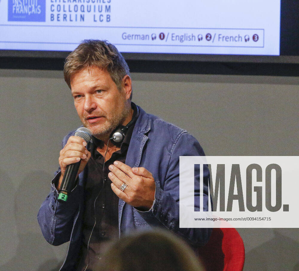 Germany: Frankfurt Book Fair 2019 Day 1 Robert Habeck, the co-chairman of the Gernan party Alliance 90 The Greens, speaks at the Frankfurt Book Fair. The 71th Frankfurt Book Fair 2019 is the world largest book fair with over 7,500 exhibitors and over 285,000 expected visitors. The Guest of Honour for the 2019 fair is Norway. Frankfurt Hesse Germany MichaelxDebets