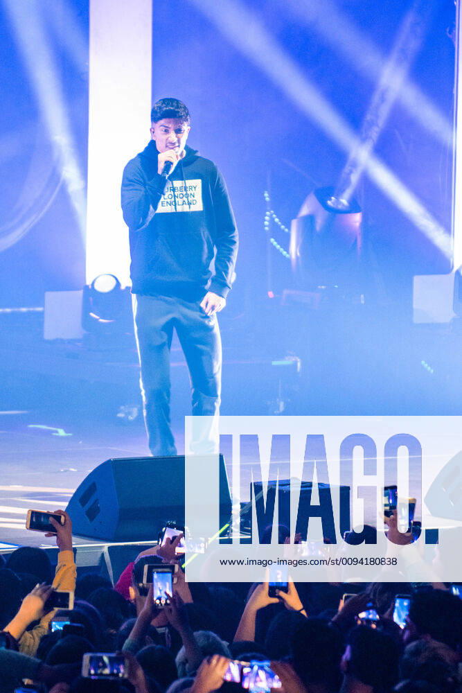 Rüsselsheimer Rapper MERO zieht Jugendliche in die Ludwigsburger MHP-Arena - Impressionen vom Konzert Rapper MERO zieht Jugendliche in die Ludwigsburger MHP-Arena - Impressionen vom Konzert, 71636 Ludwigsburg, Deutschland