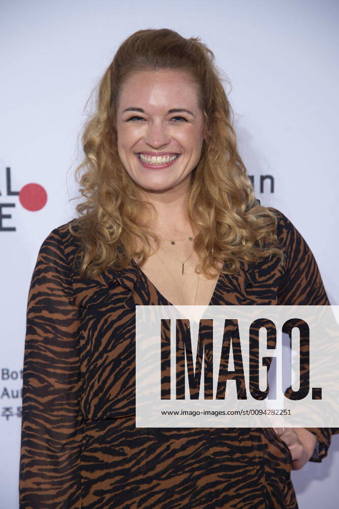 Madeleine KRAKOR, Schauspielerin, Roter Teppich, Red Carpet Show, Ankunft, arrival, Film Festival Cologne awards in Koeln